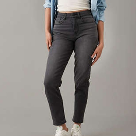 American Eagle Women 0 Gray Charcoal Wash Denim High Rise Stretch Mom Jean - Picture 1 of 11